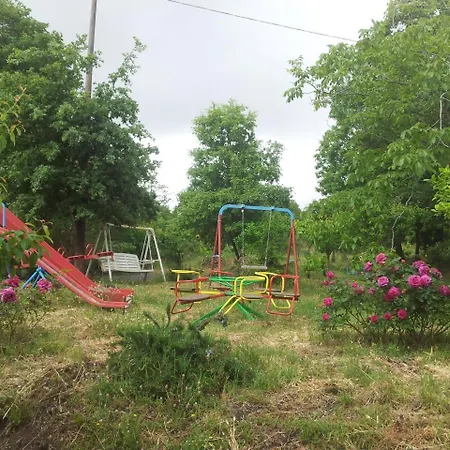 Cirasellaetna Farm stay