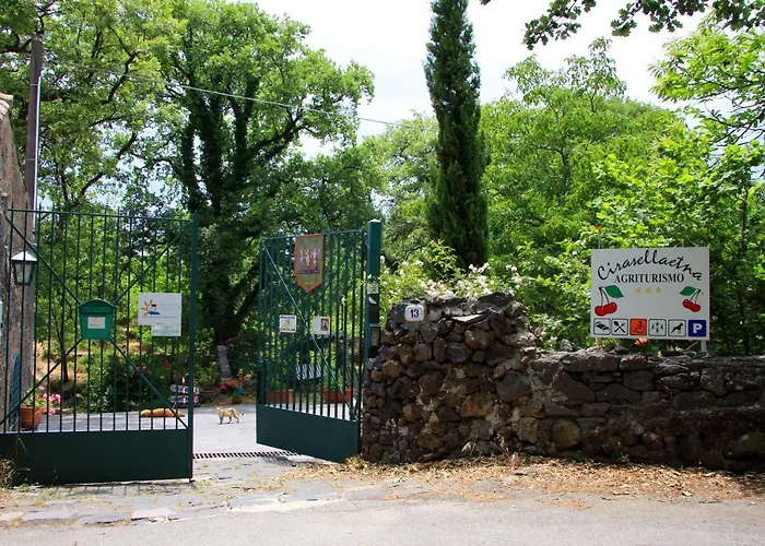 Фермерский дом Cirasellaetna *